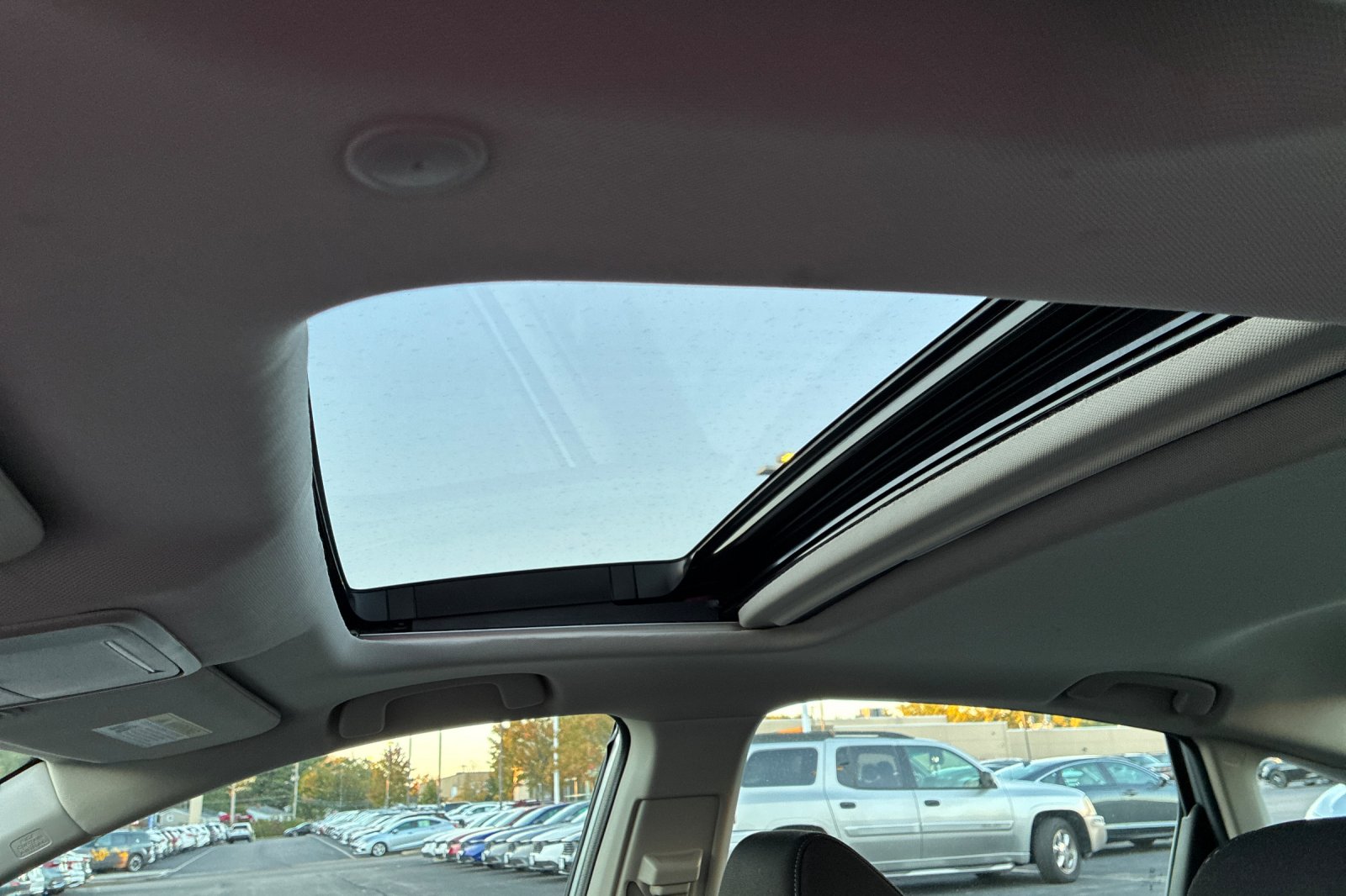 Used 2025 Solar Silver Metallic Honda SE image 22