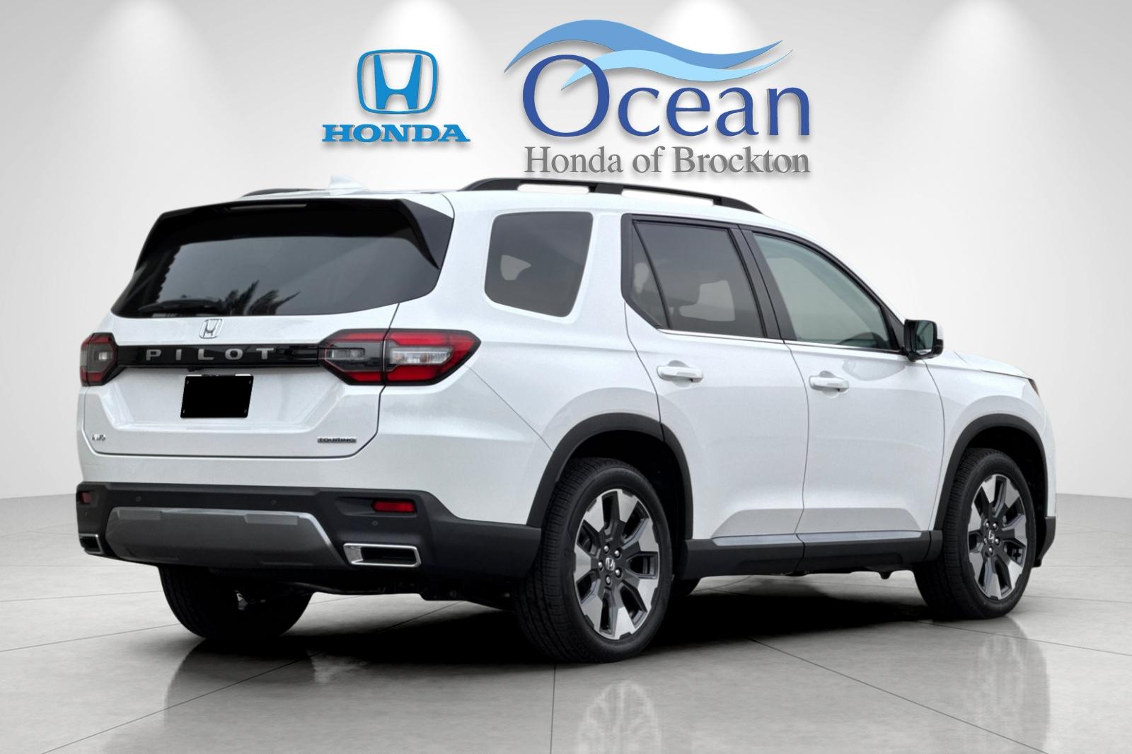New 2026 Platinum White Pearl Honda Touring image 5