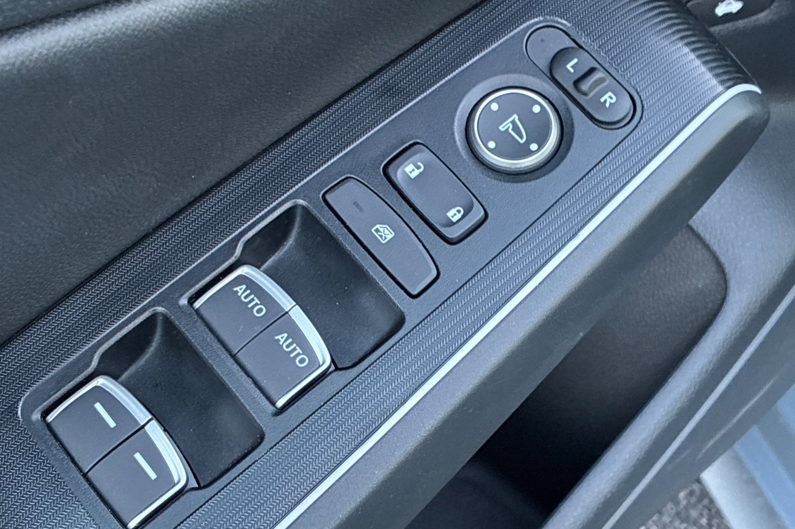 Used 2025 Urban Gray Pearl Honda Sport Touring image 13