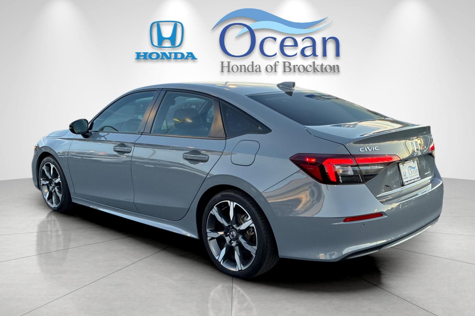 Used 2025 Urban Gray Pearl Honda Sport Touring image 5