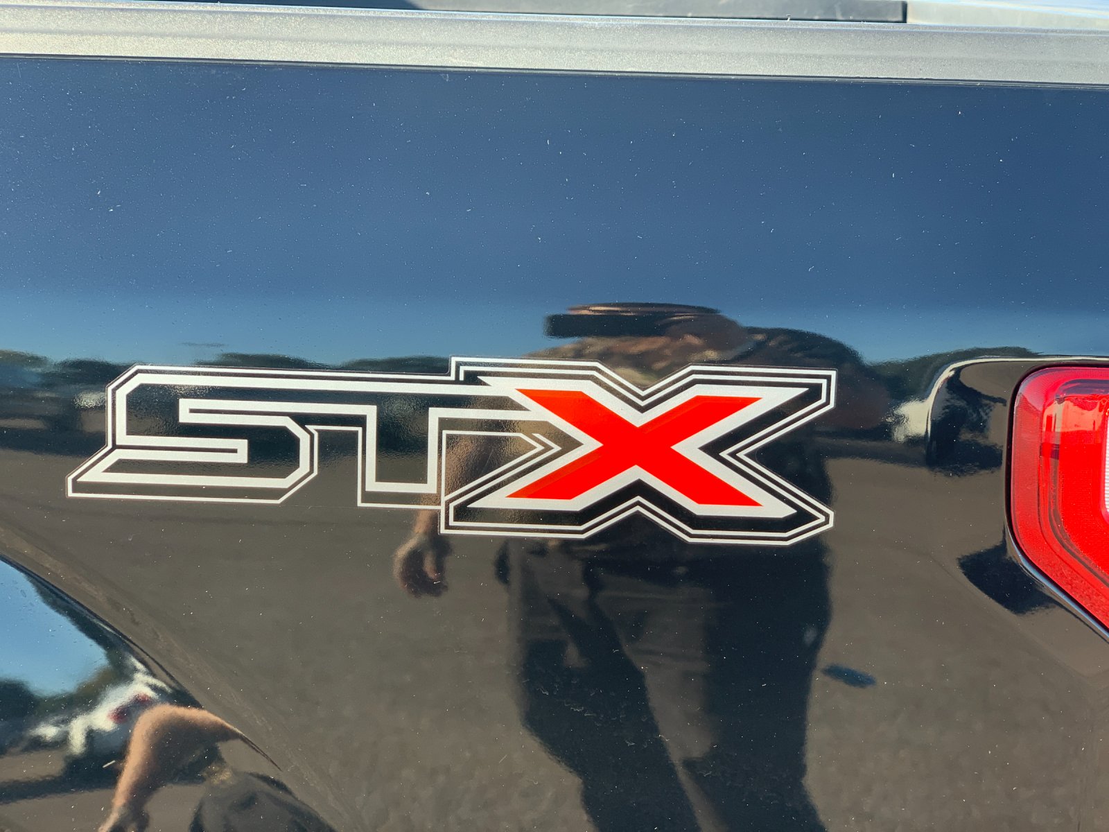 Used 2019 Black Ford XL image 34