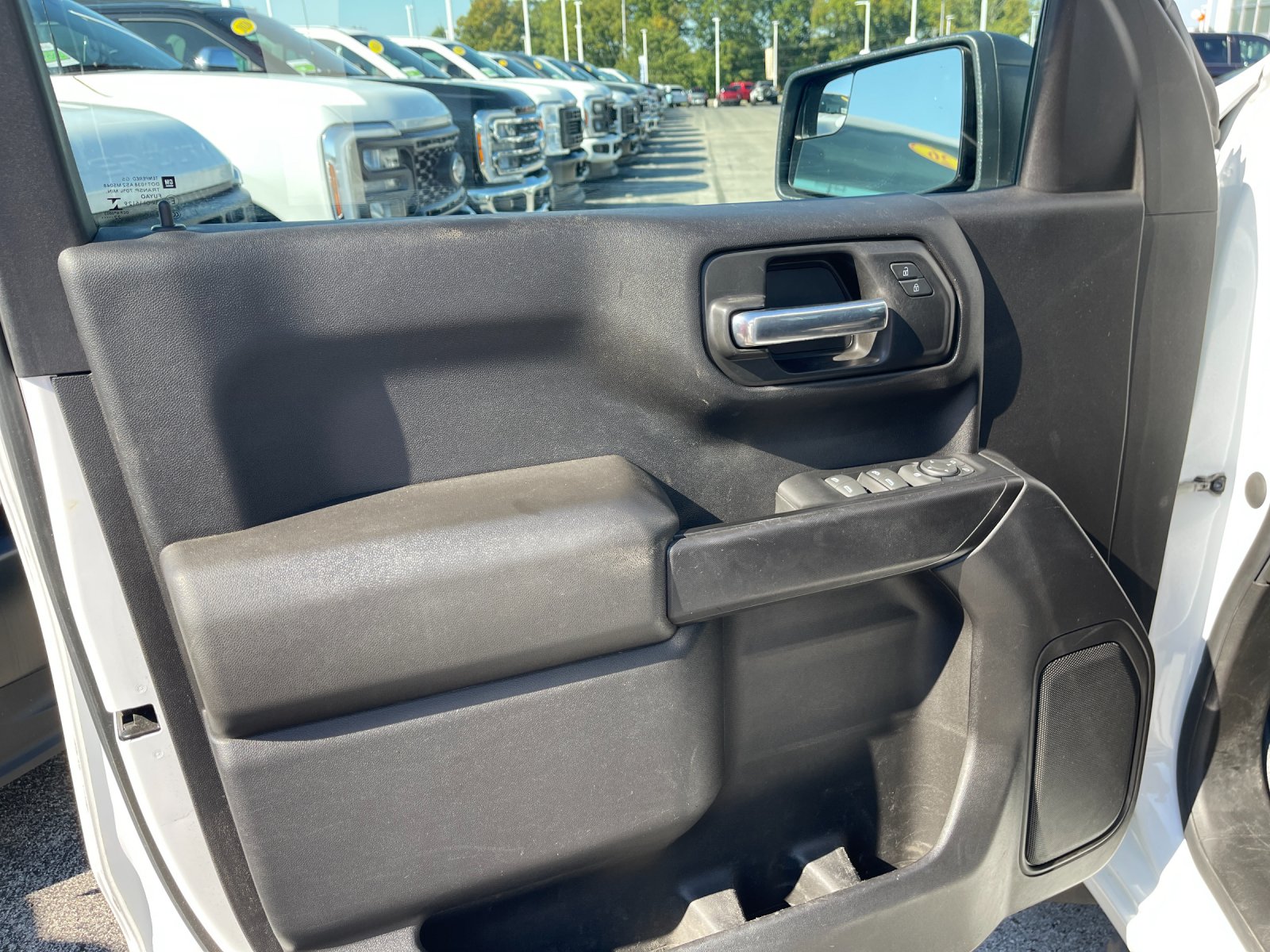 Used 2022 White Chevrolet WT image 12
