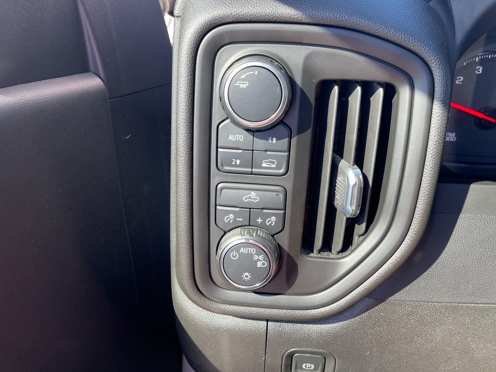 Used 2022 White Chevrolet WT image 29