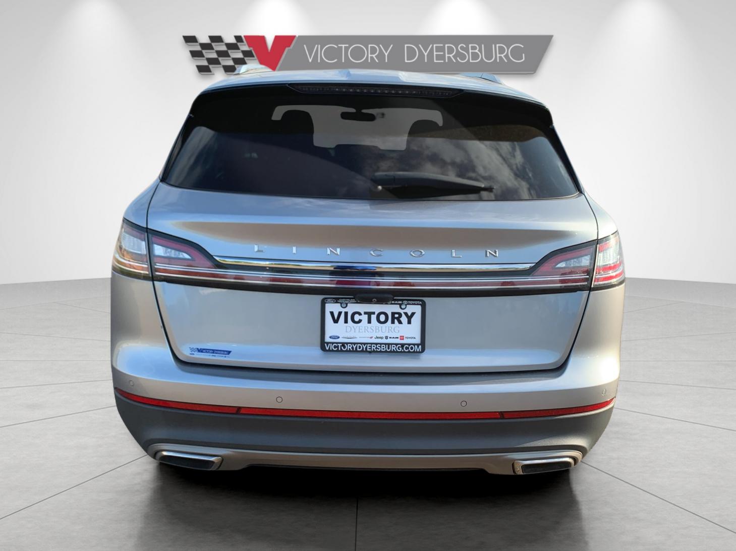 Used 2022 Silver Lincoln Reserve image 5