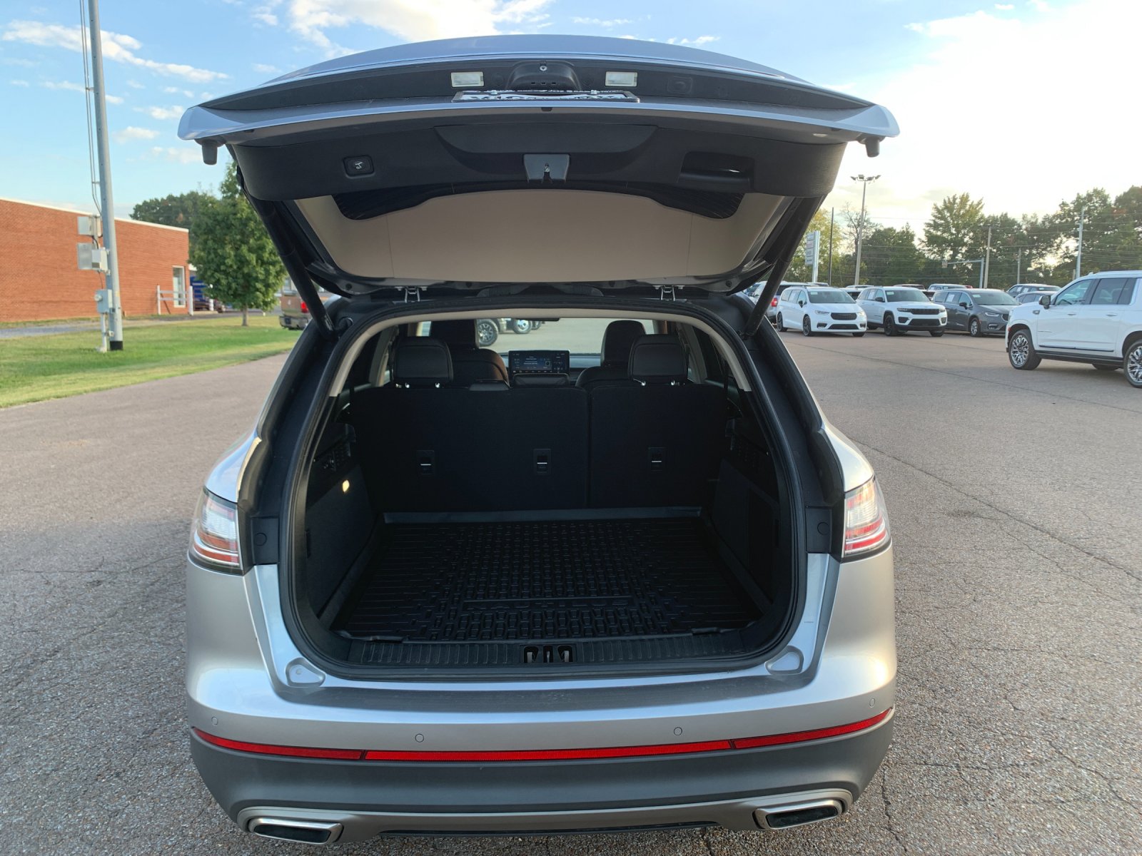 Used 2022 Silver Lincoln Reserve image 19