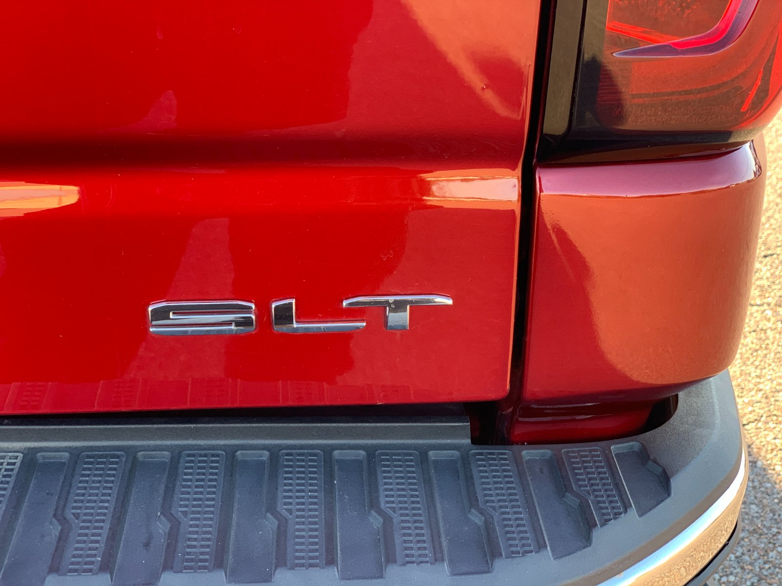 Used 2021 Red GMC SLT image 34