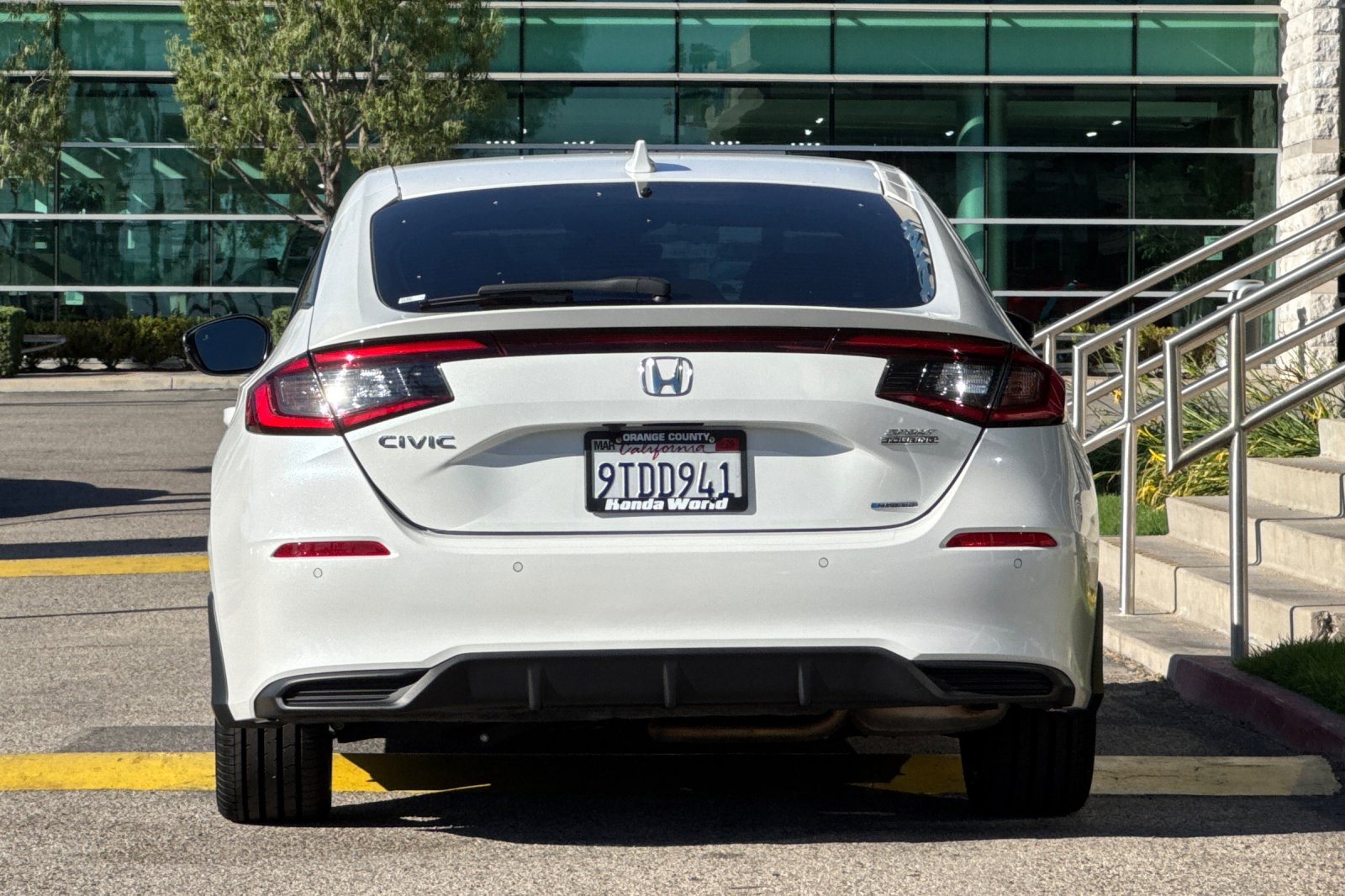 Certified Used 2025 Platinum White Pearl Honda Sport Touring Hybrid image 5