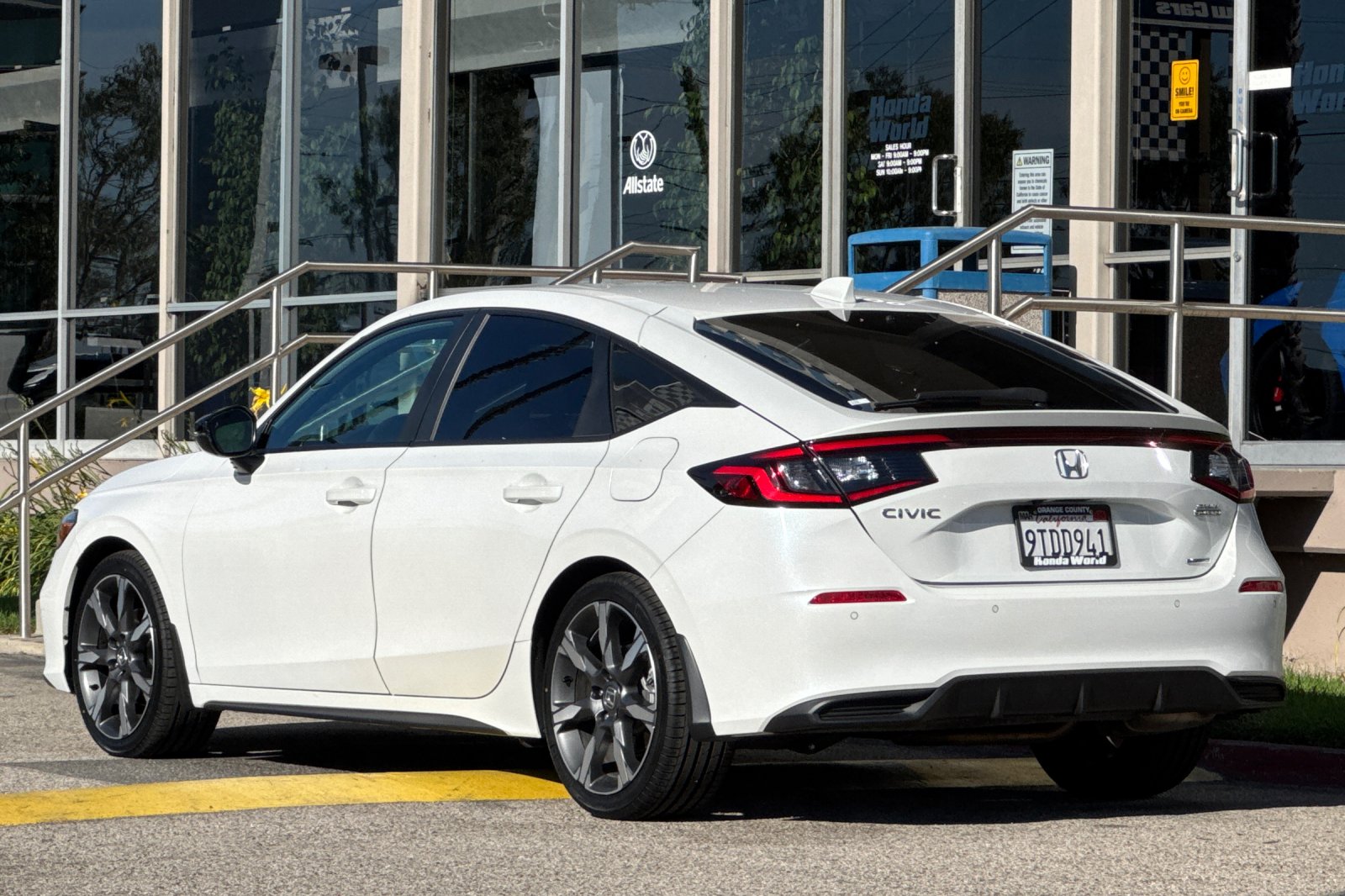 Certified Used 2025 Platinum White Pearl Honda Sport Touring Hybrid image 6
