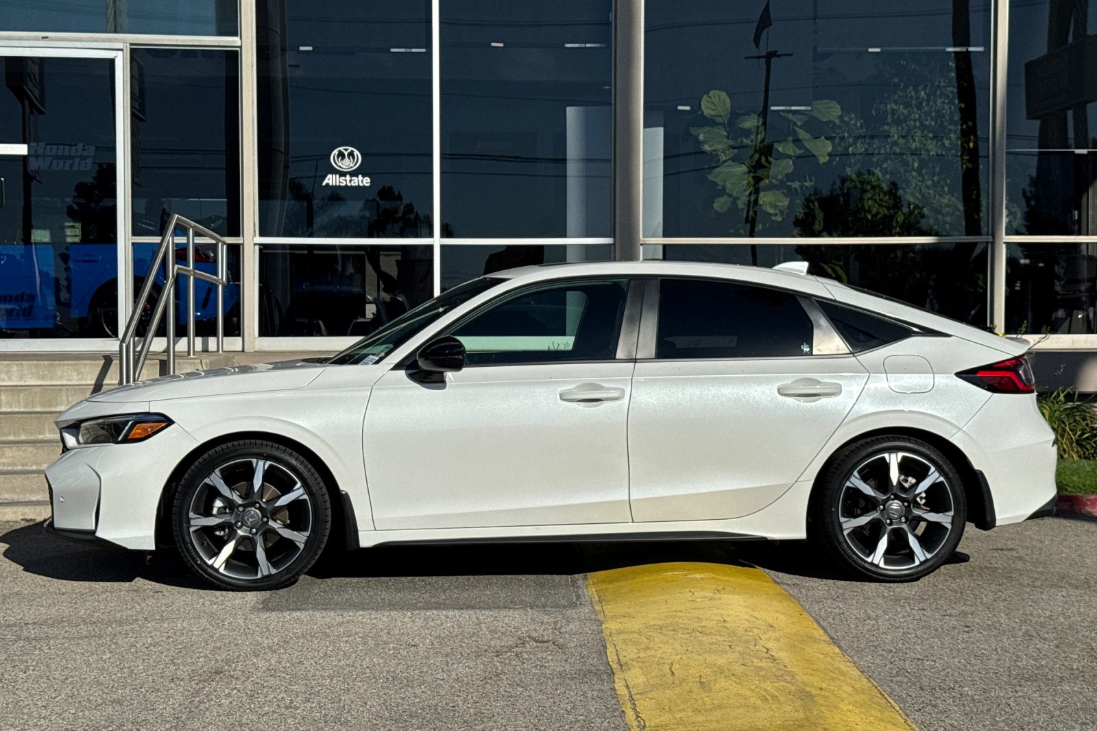 Certified Used 2025 Platinum White Pearl Honda Sport Touring Hybrid image 7