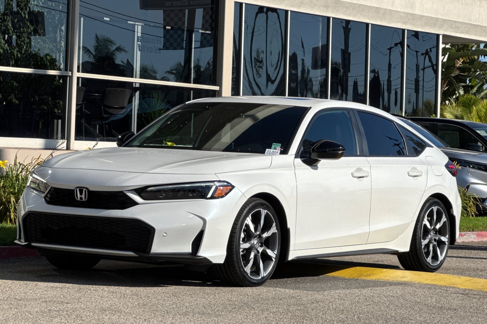 Certified Used 2025 Platinum White Pearl Honda Sport Touring Hybrid image 8