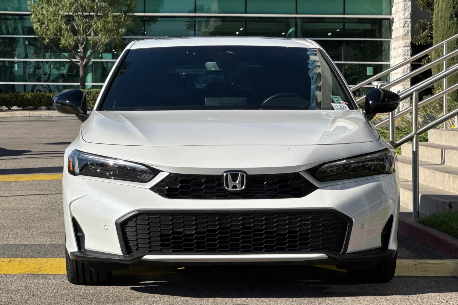 Certified Used 2025 Platinum White Pearl Honda Sport Touring Hybrid image 9