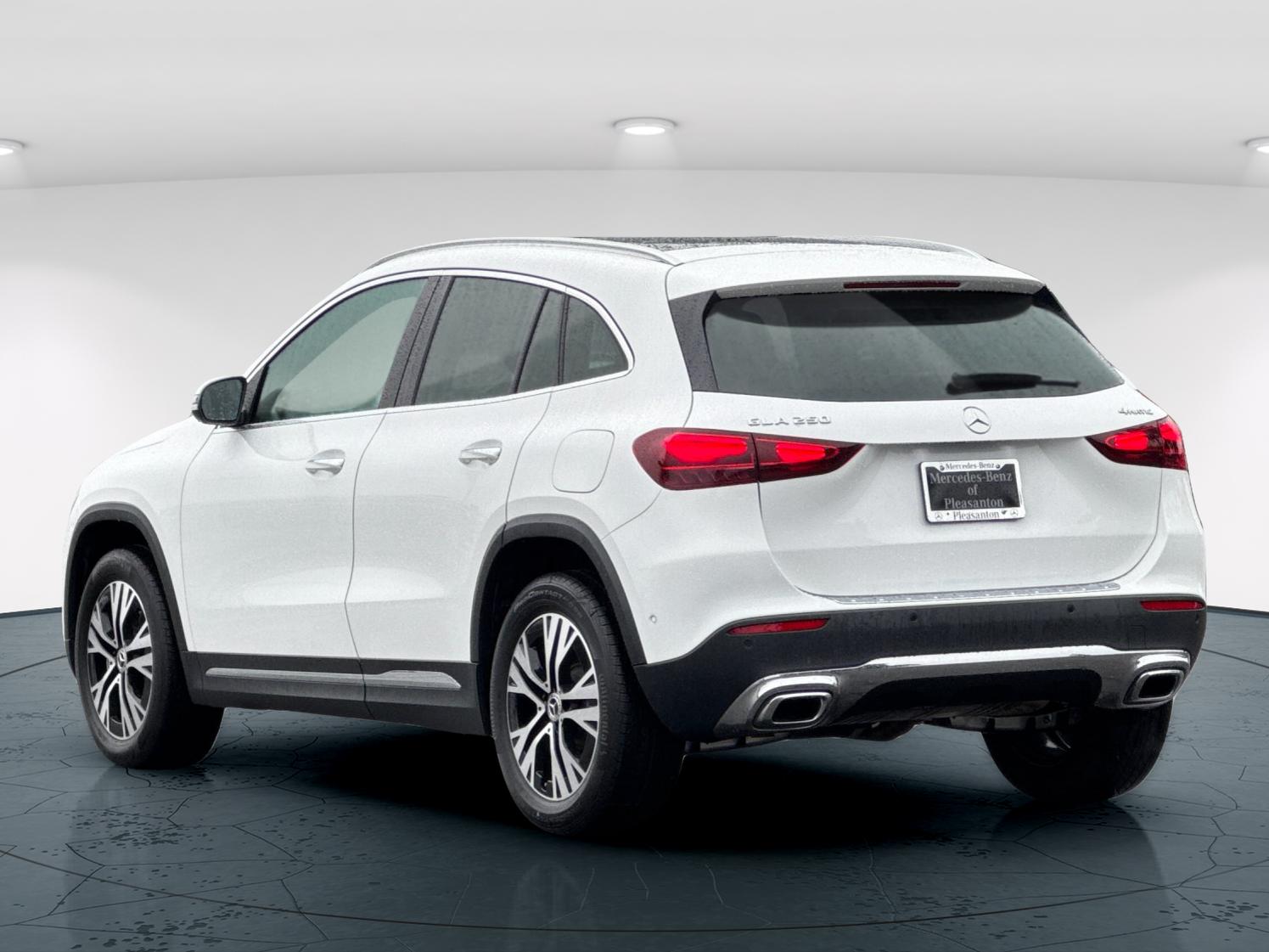 Certified Used 2025 Polar White Mercedes-Benz GLA 250 4D Sport Utility 4MATIC® image 4