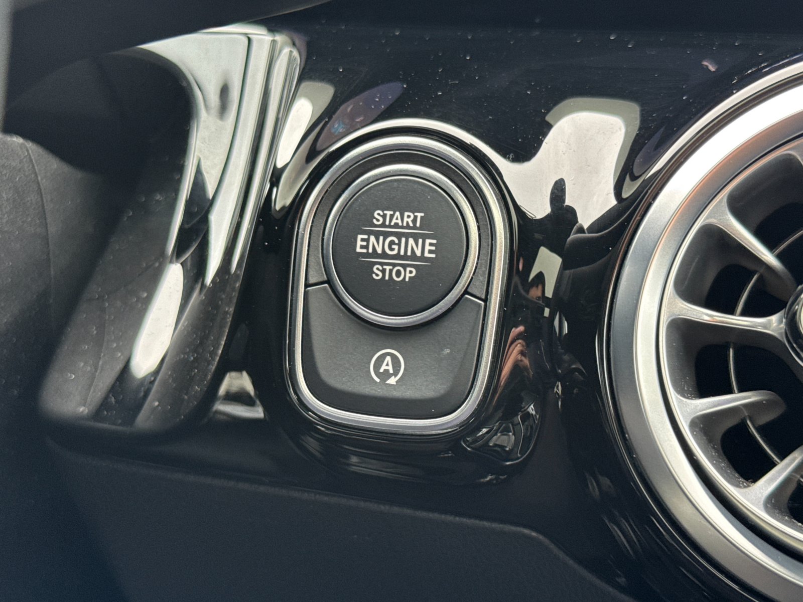 Certified Used 2025 Polar White Mercedes-Benz GLA 250 4D Sport Utility 4MATIC® image 25