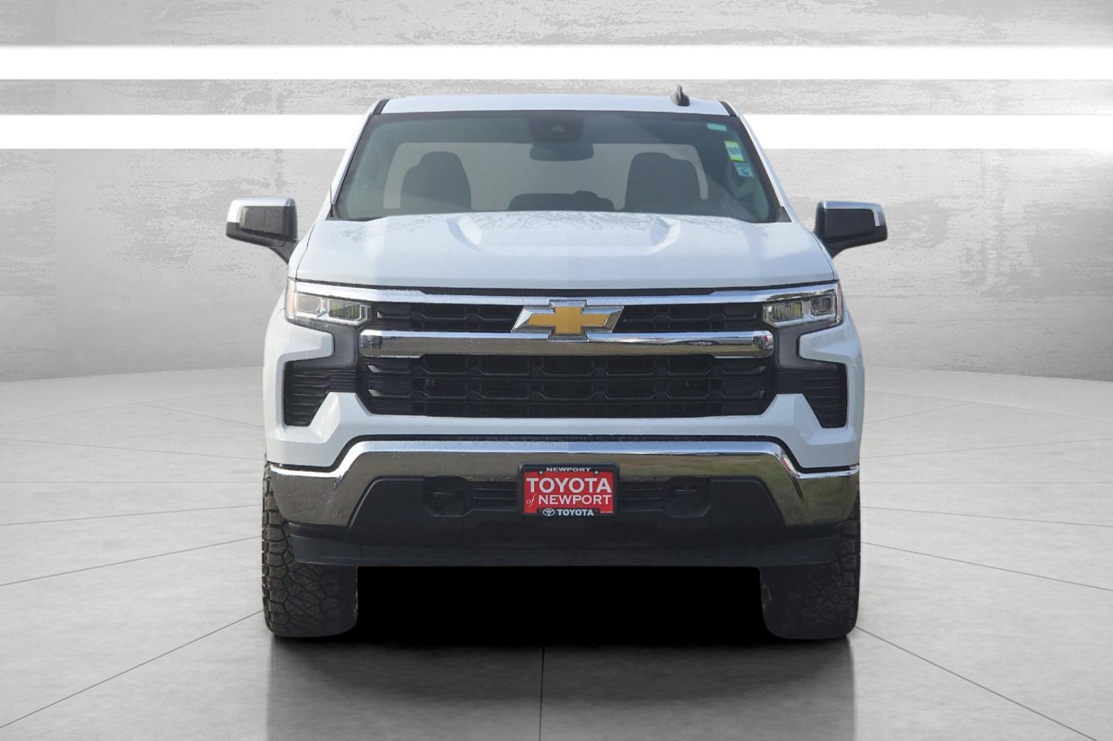 Used 2024 White Chevrolet LT image 6