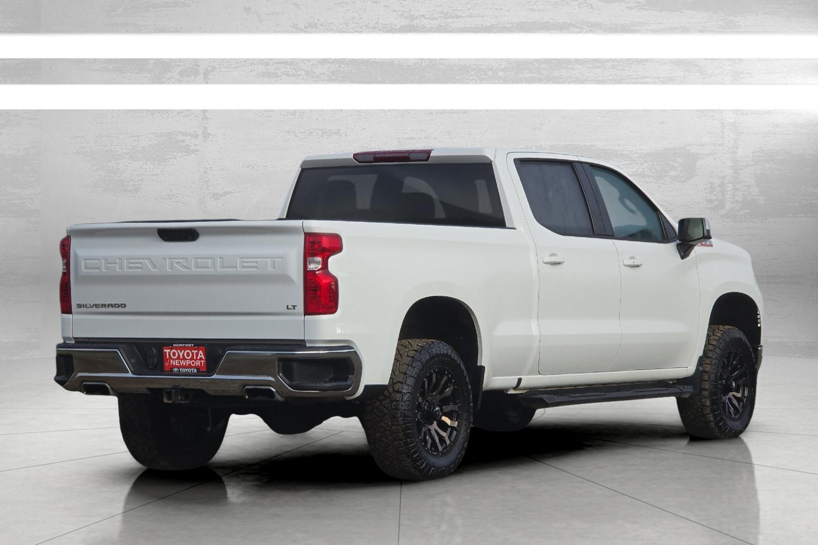 Used 2024 White Chevrolet LT image 4