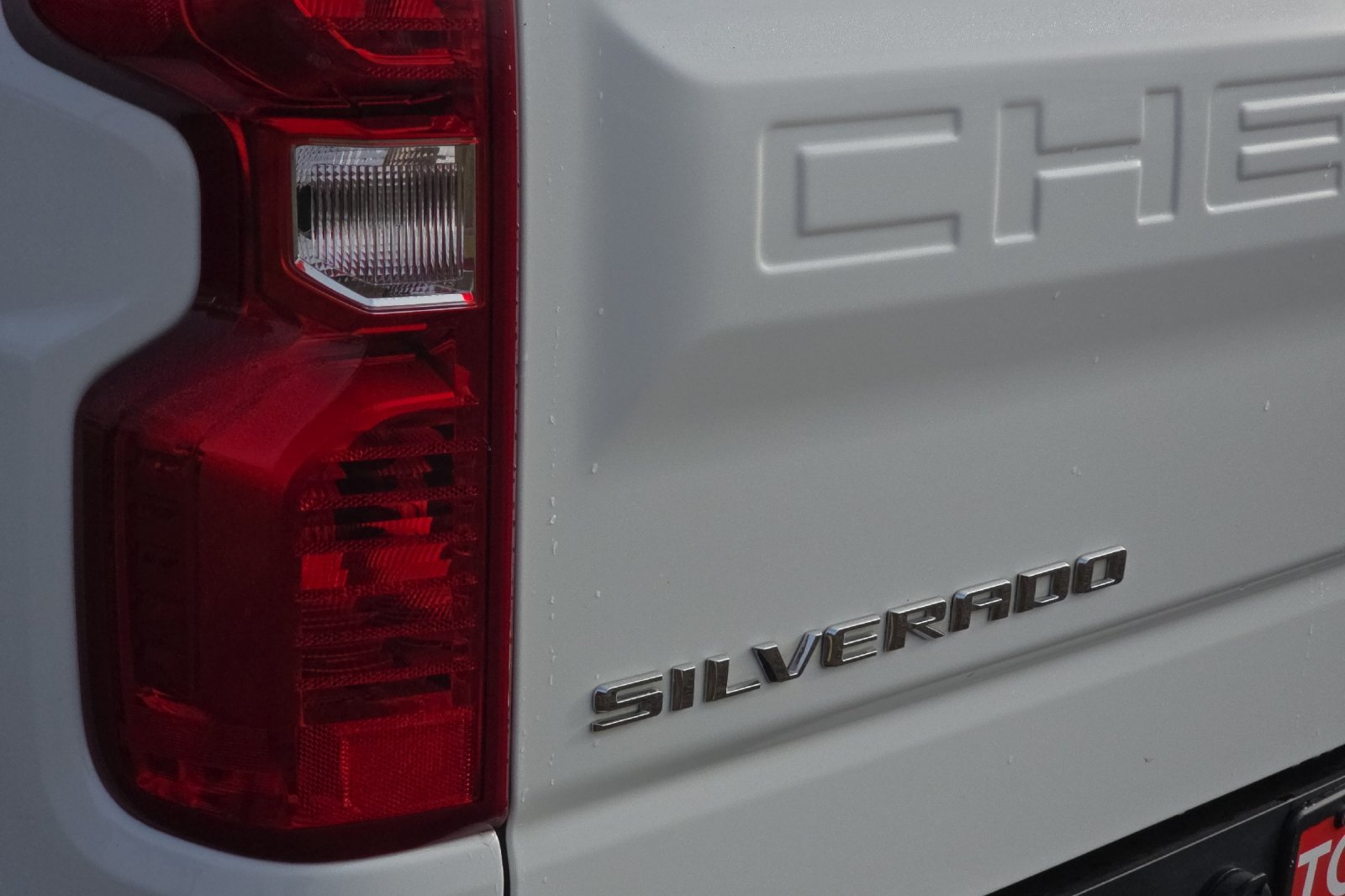 Used 2024 White Chevrolet LT image 23