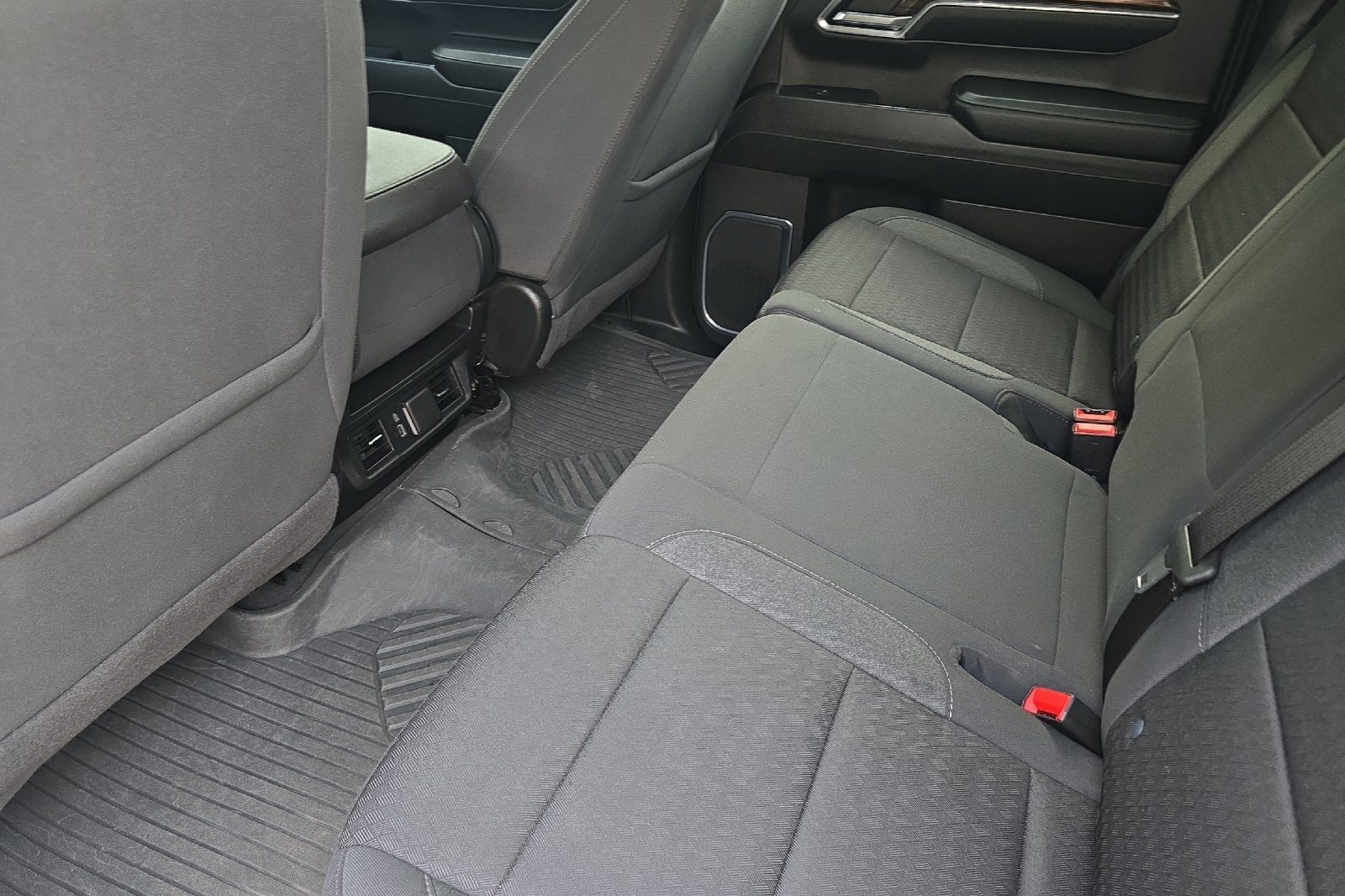 Used 2024 White Chevrolet LT image 9
