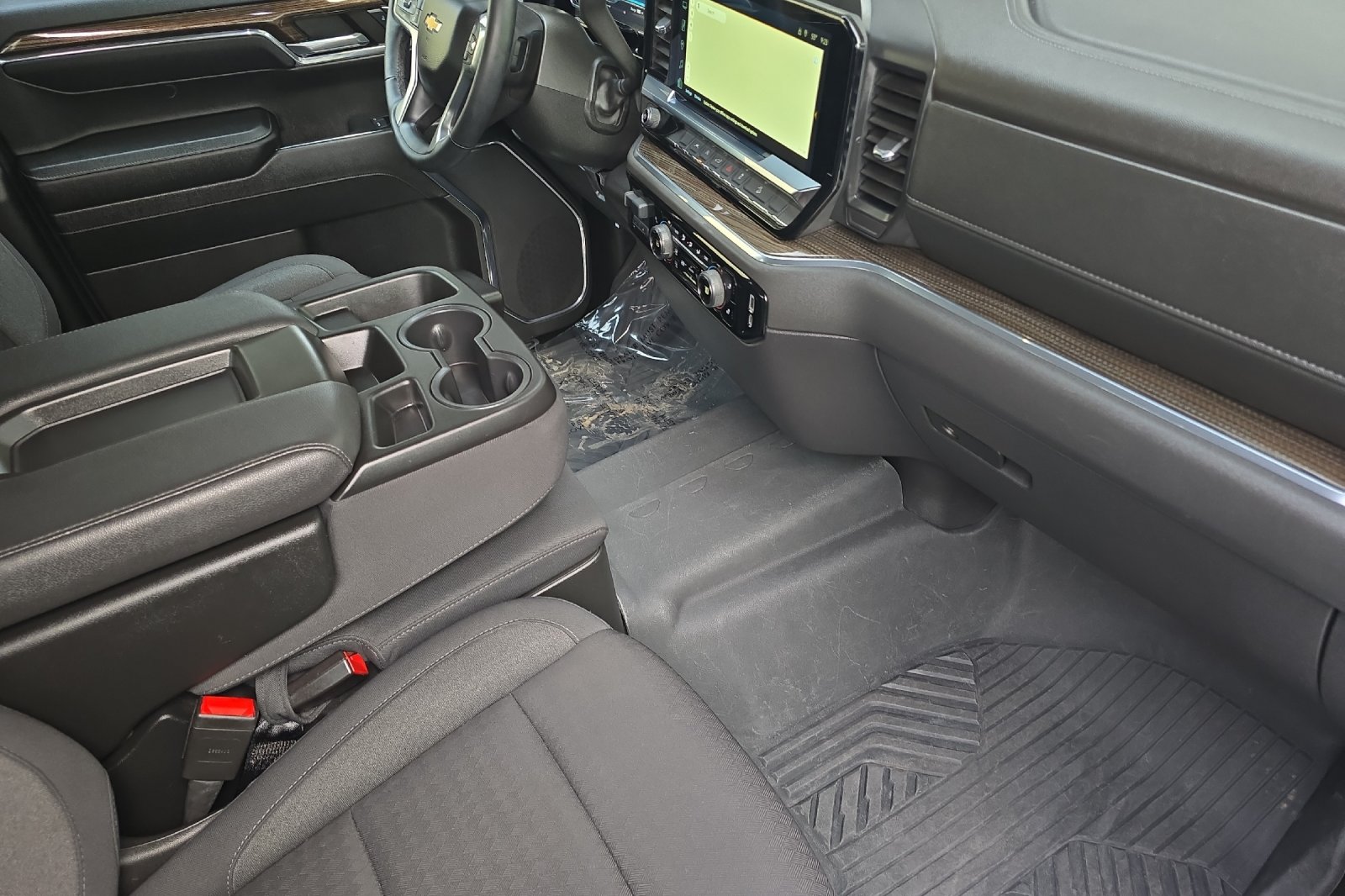 Used 2024 White Chevrolet LT image 12