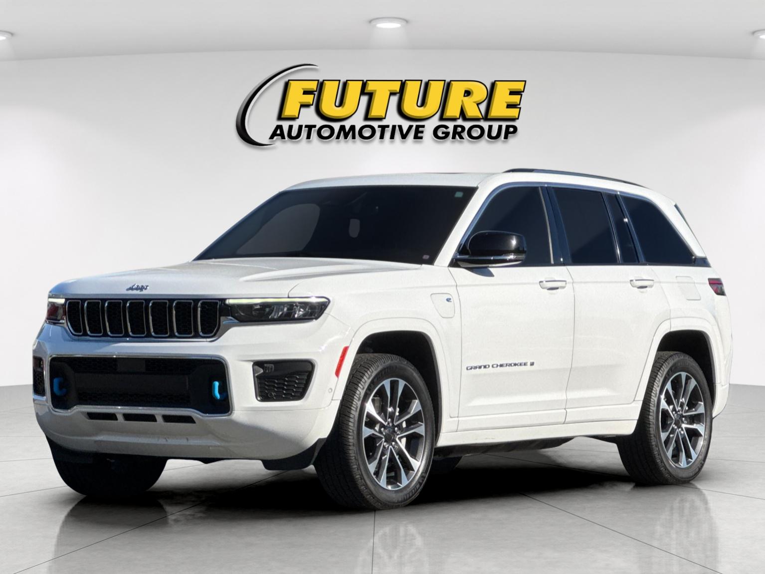 Used 2023 White Jeep Overland 4xe image 8