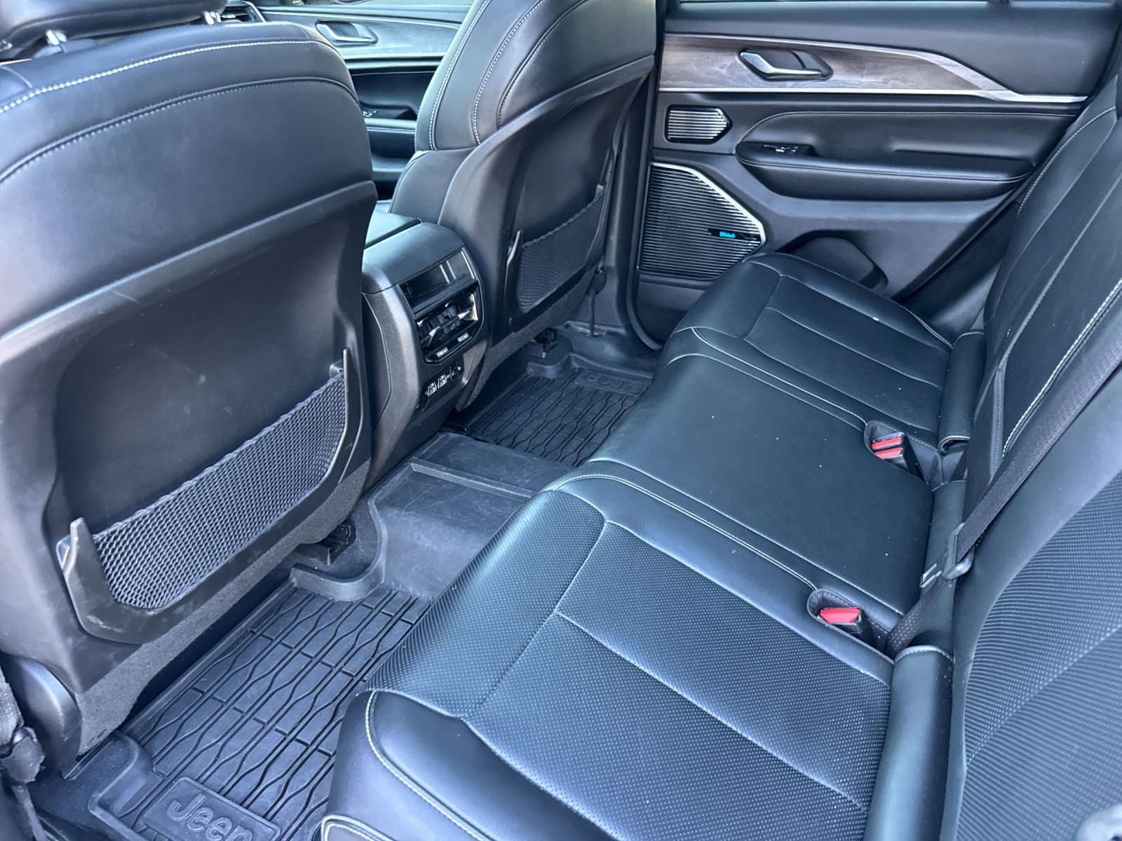 Used 2023 White Jeep Overland 4xe image 12