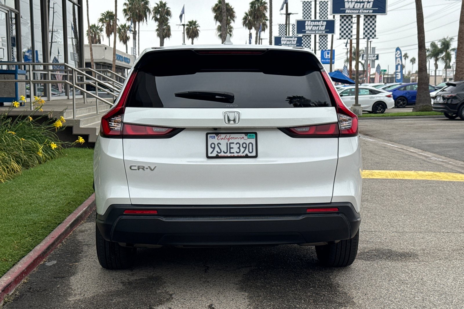 Certified Used 2023 Platinum White Pearl Honda EX image 6