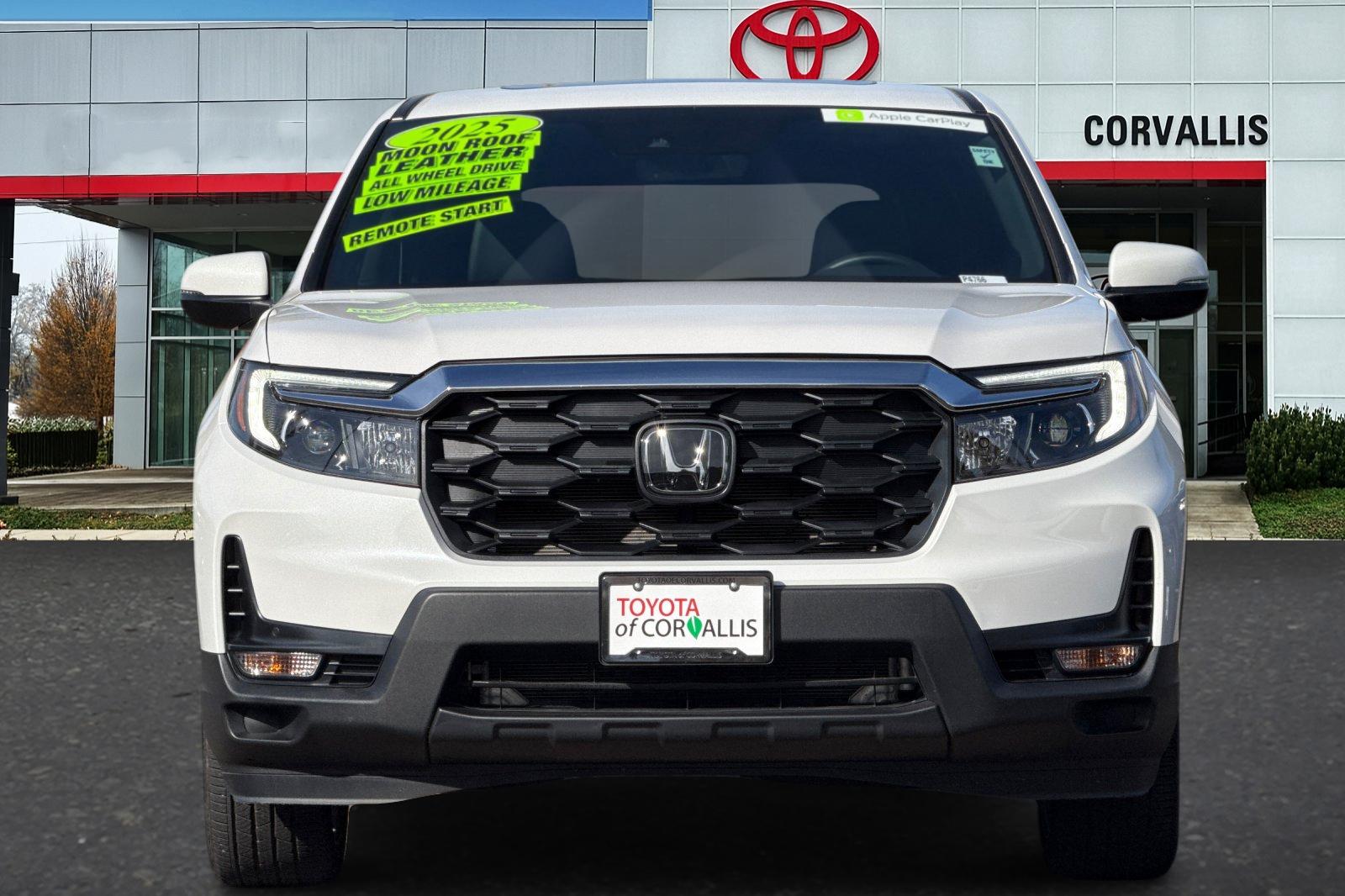 Used 2025 White Honda EX-L image 9