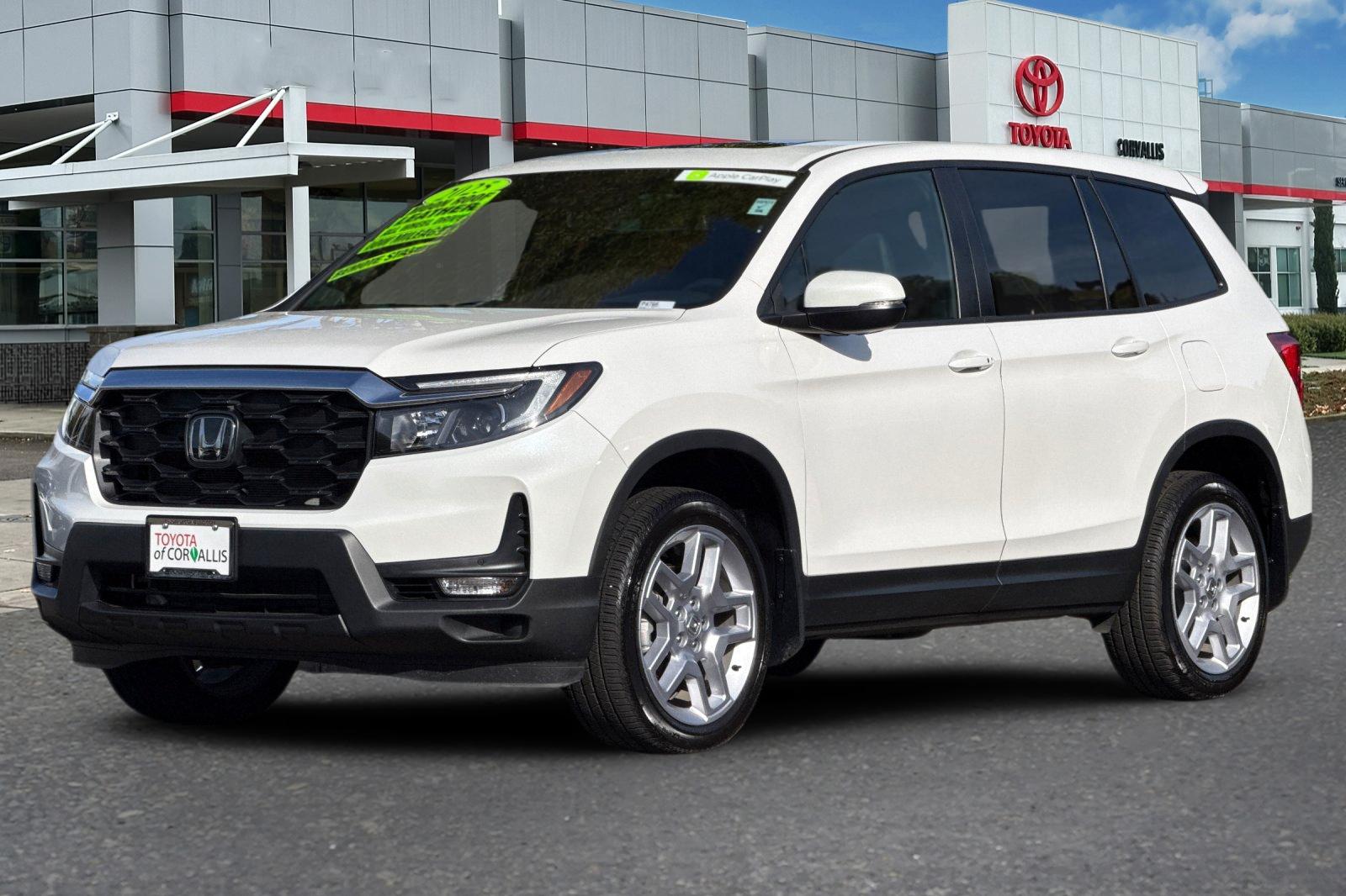 Used 2025 White Honda EX-L image 8