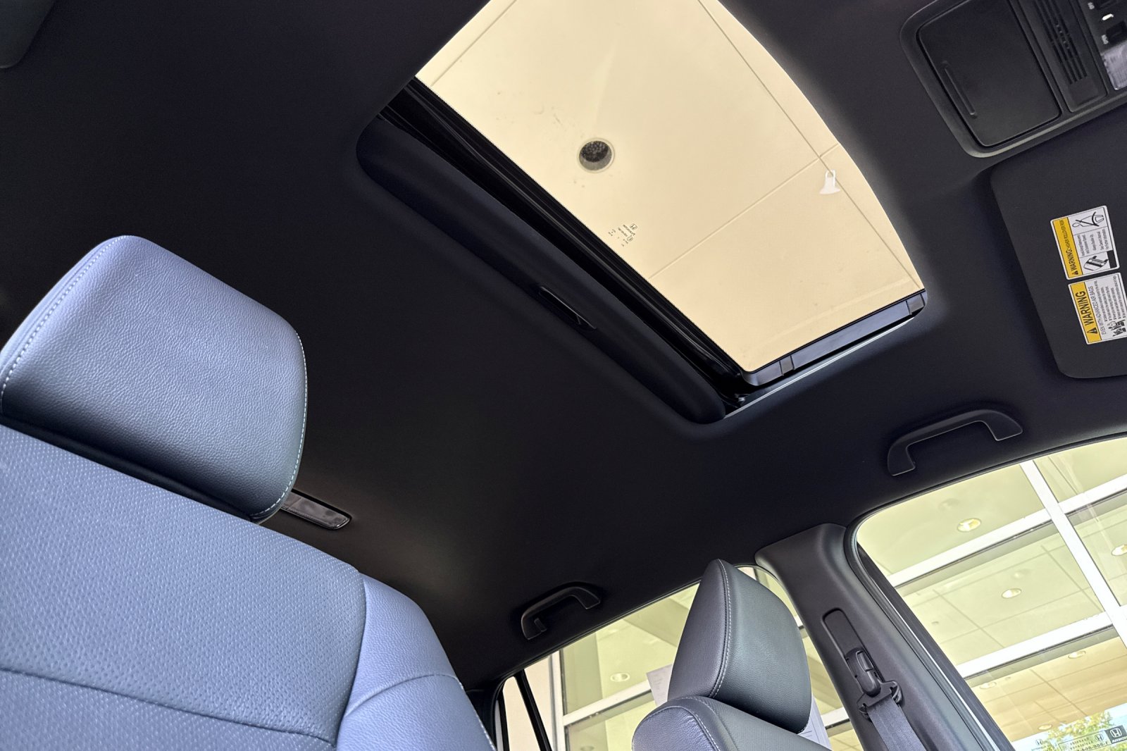 Used 2025 White Honda EX-L image 17