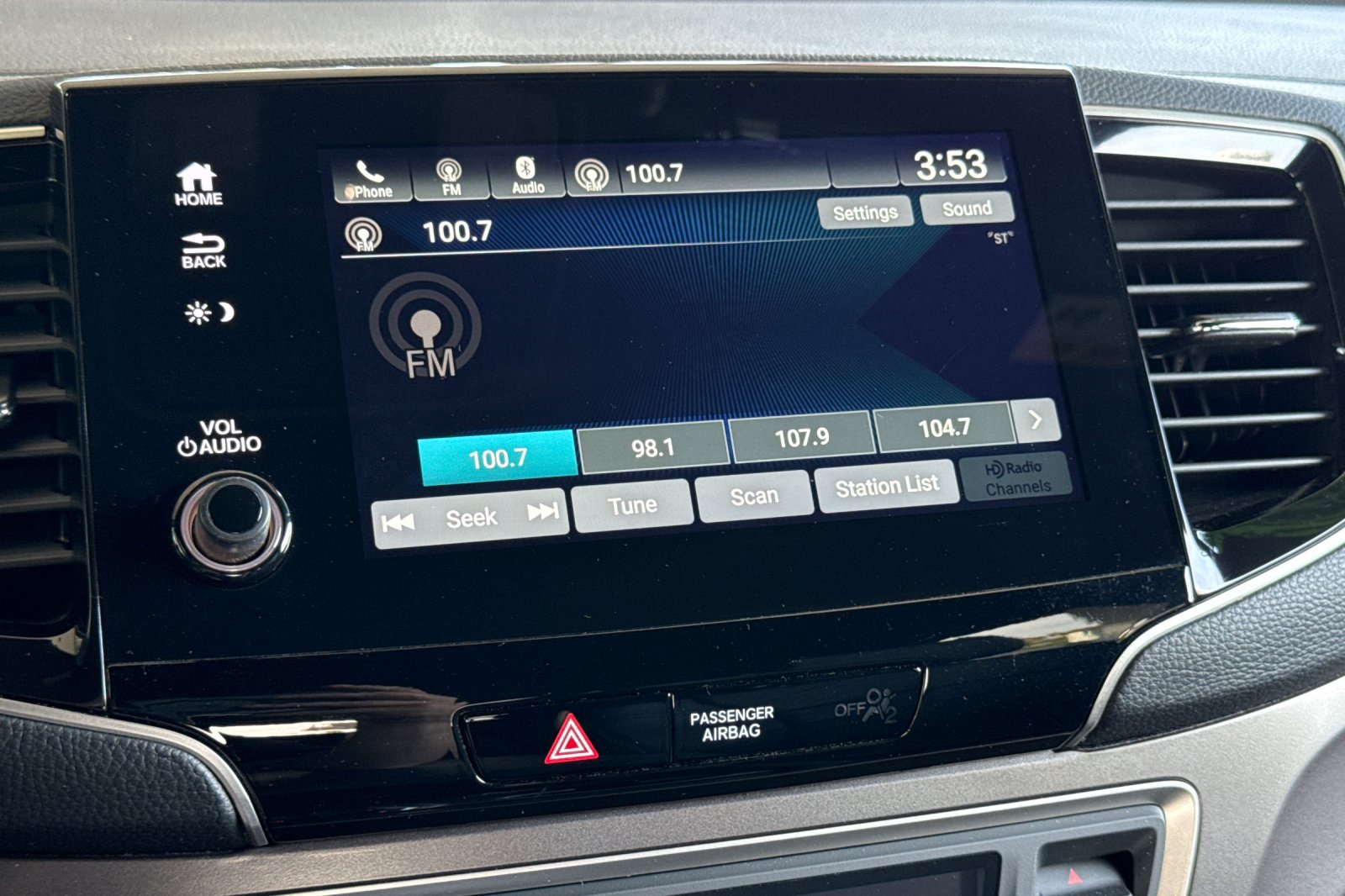 Used 2025 White Honda EX-L image 18