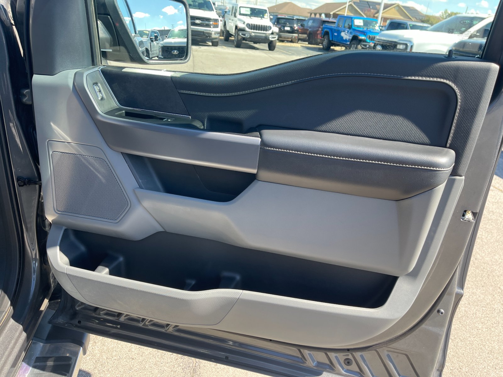 Used 2025 Gray Ford XLT image 19