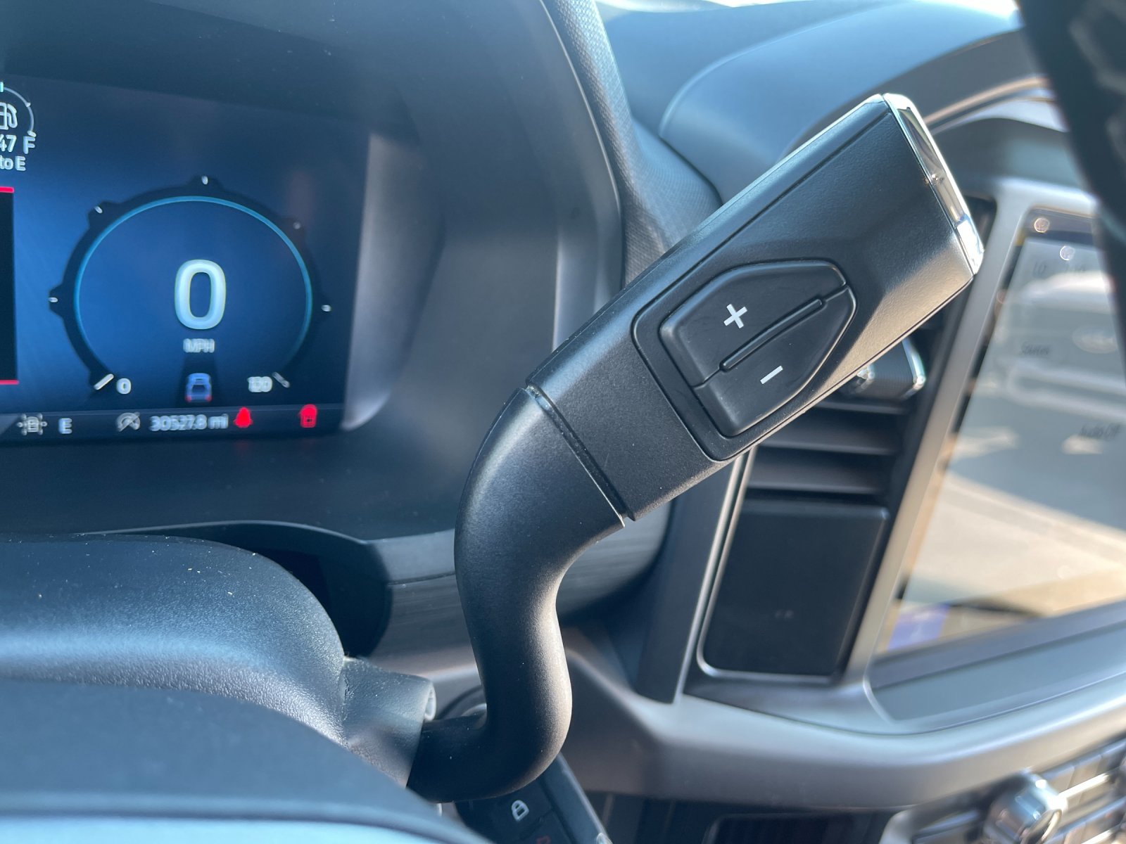Used 2025 Gray Ford XLT image 23