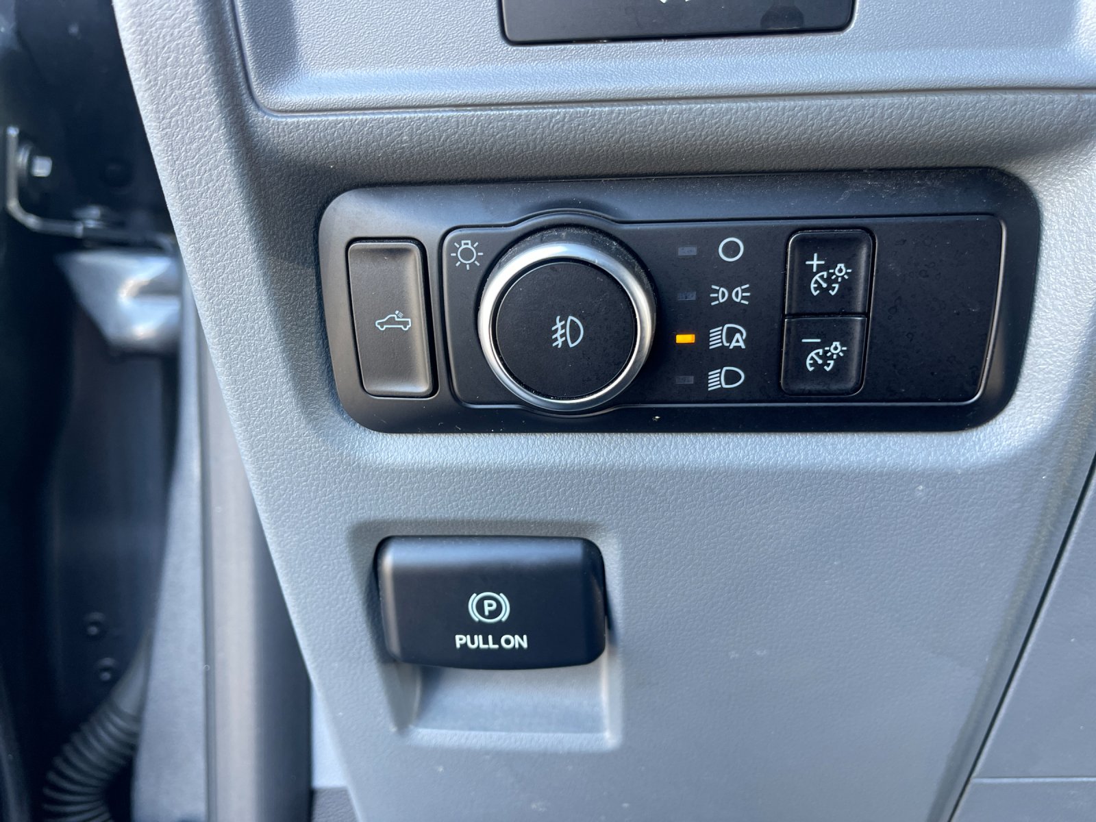 Used 2025 Gray Ford XLT image 29