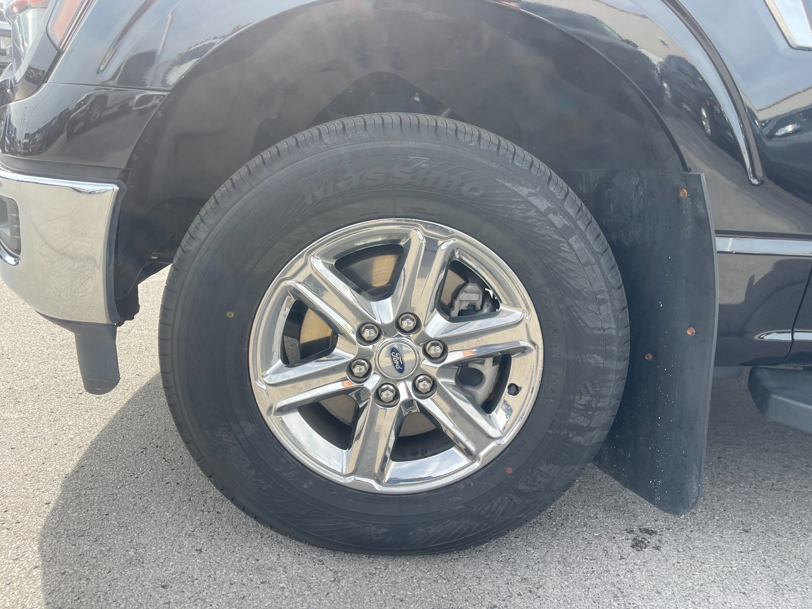 Used 2025 Black Ford XLT image 30