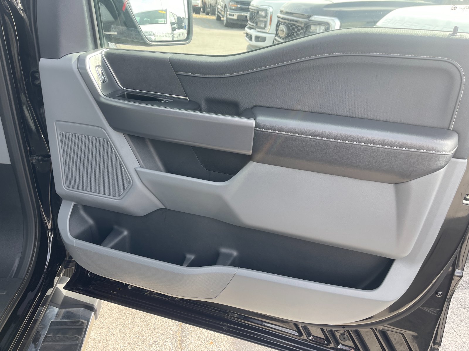 Used 2025 Black Ford XLT image 19