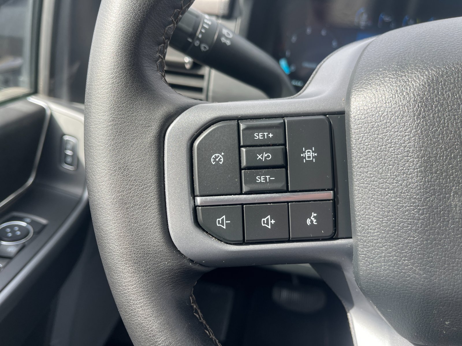Used 2025 Black Ford XLT image 25