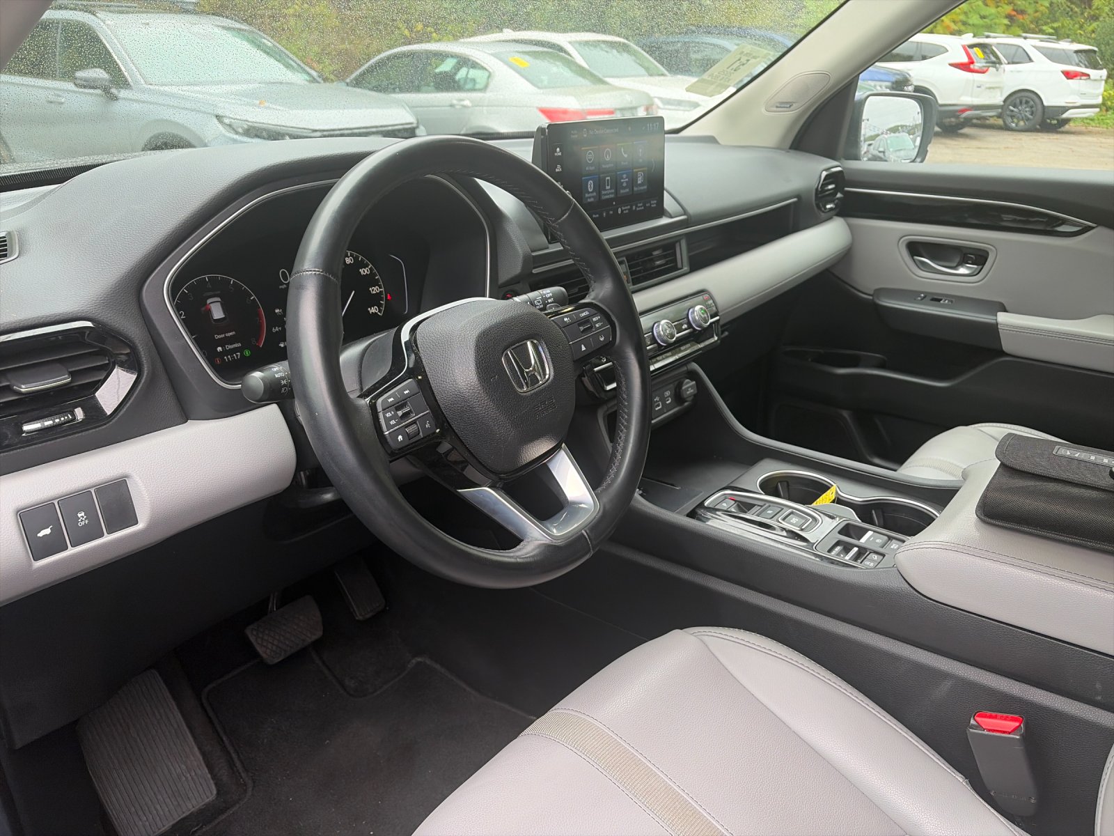 Used 2025  Honda Touring image 11