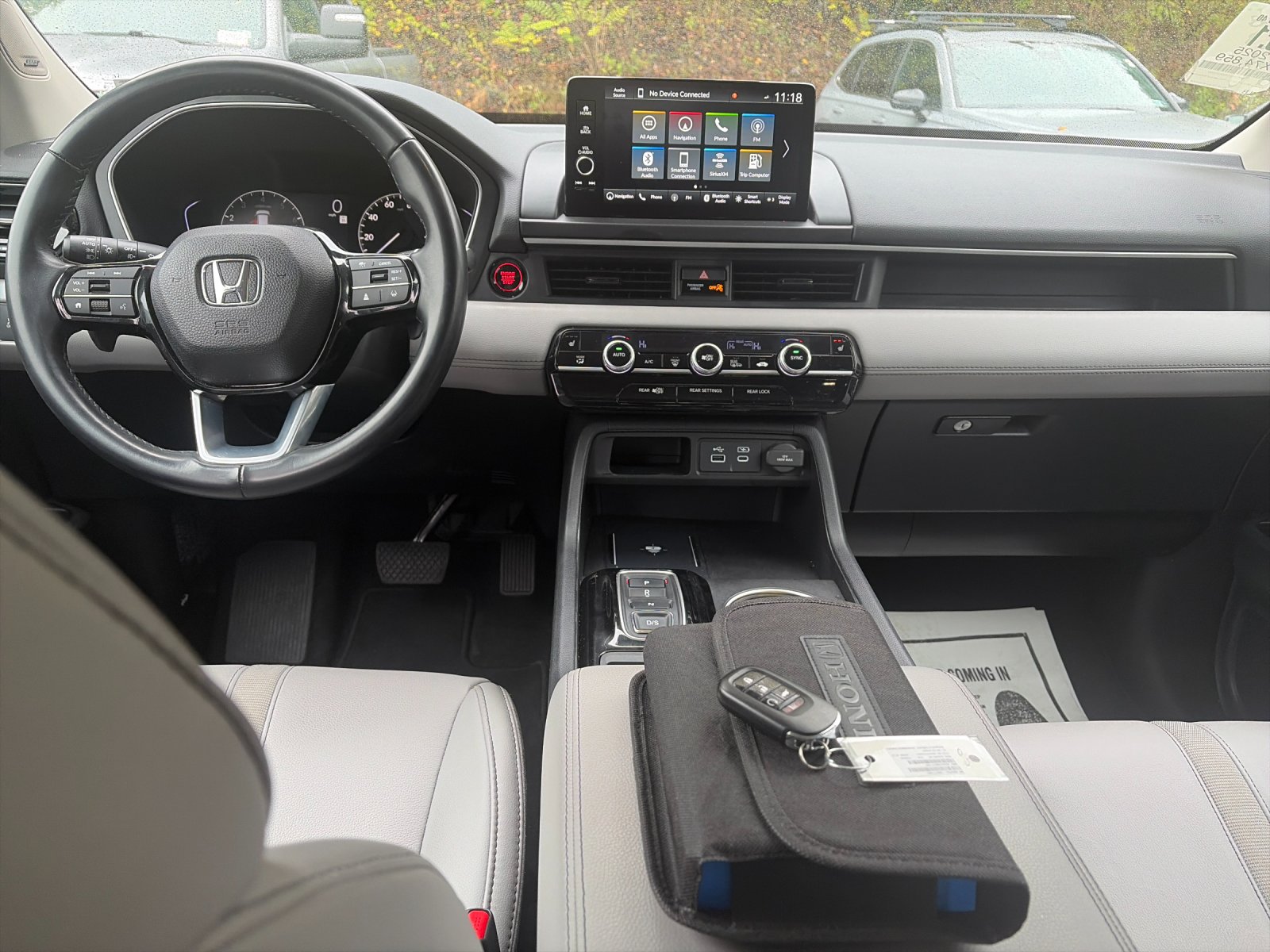 Used 2025  Honda Touring image 16