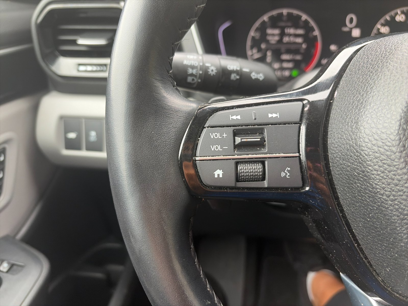 Used 2025  Honda Touring image 29