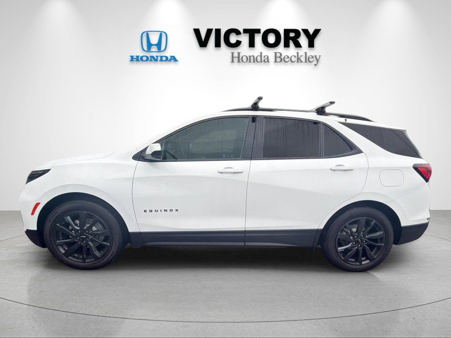 Used 2022 Summit White Chevrolet RS image 2