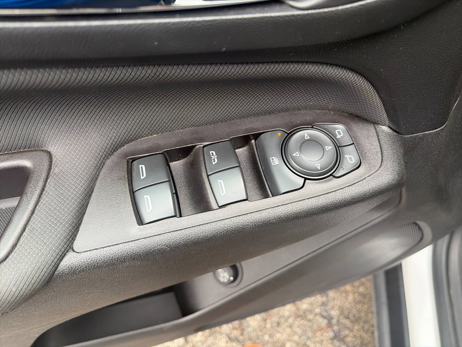 Used 2022 Summit White Chevrolet RS image 13