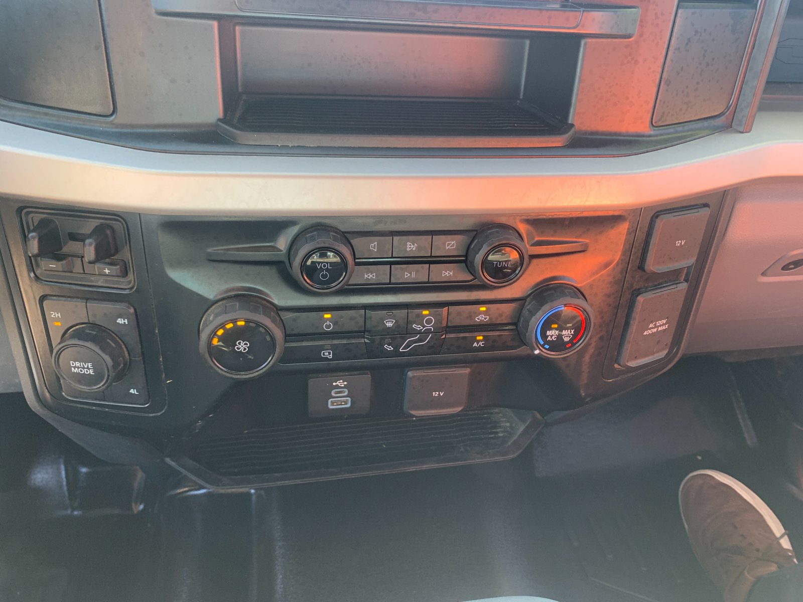 Used 2024 White Ford XL image 24