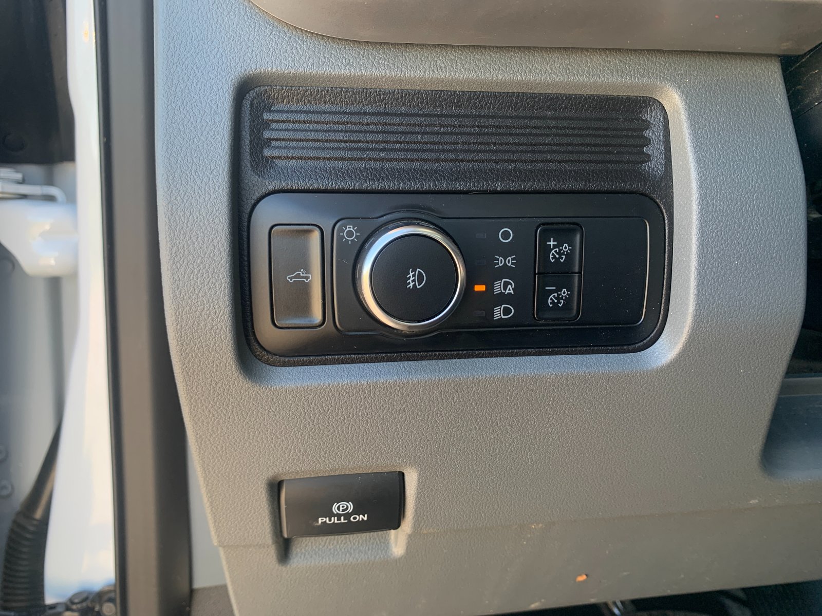 Used 2024 White Ford XL image 32