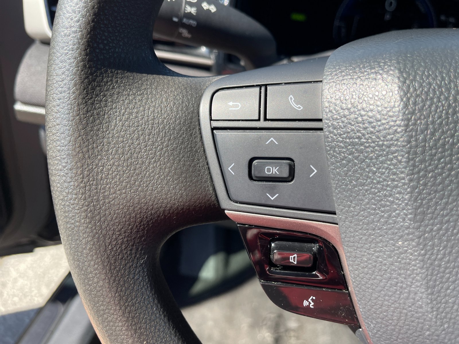 Used 2025 Black Toyota LE image 28