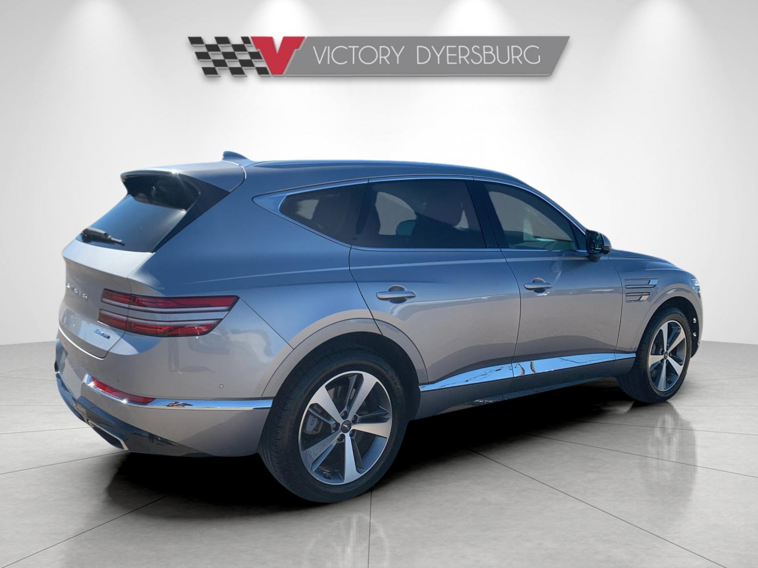 Used 2023 Silver Genesis 3.5T image 4