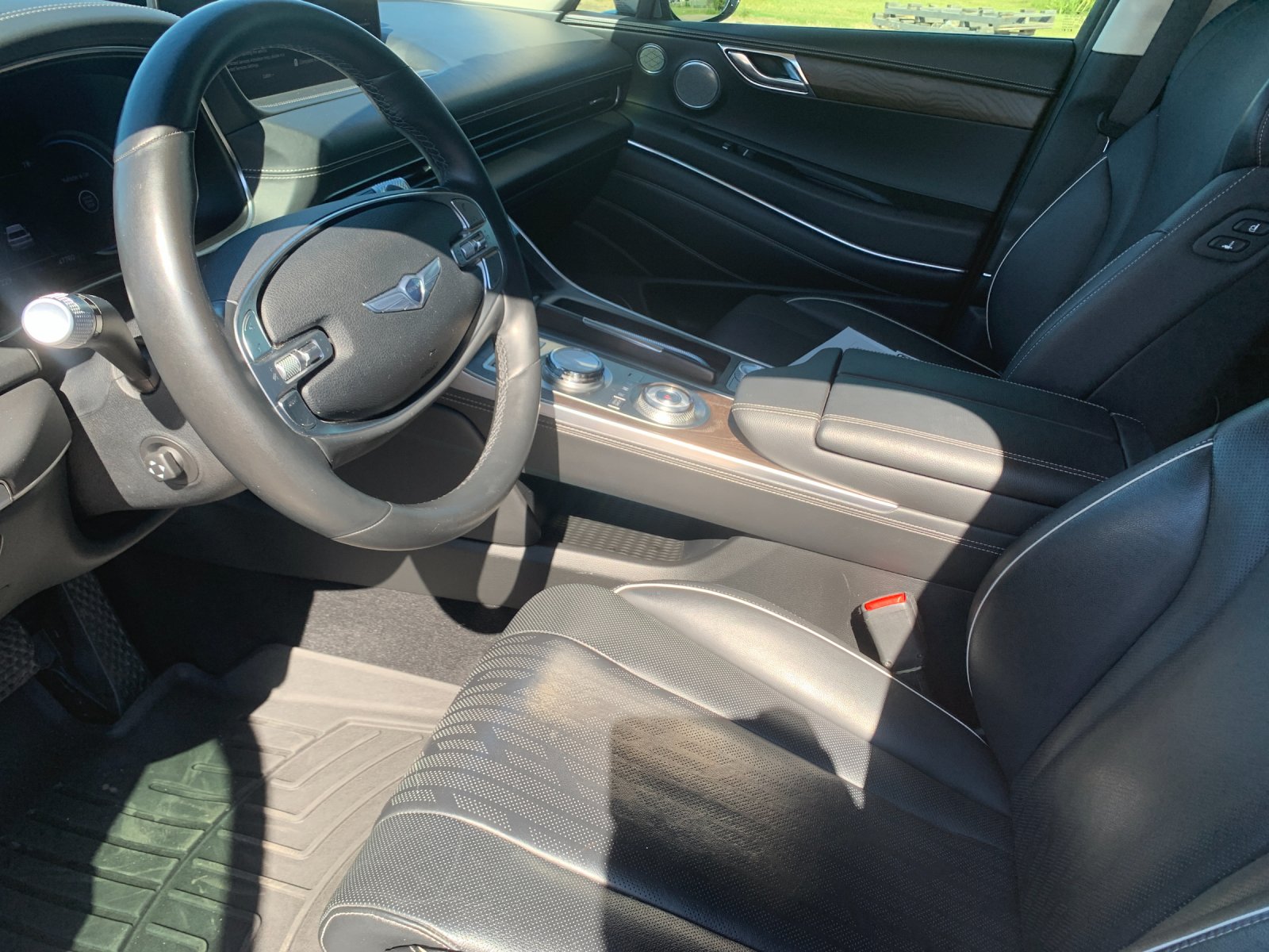 Used 2023 Silver Genesis 3.5T image 12