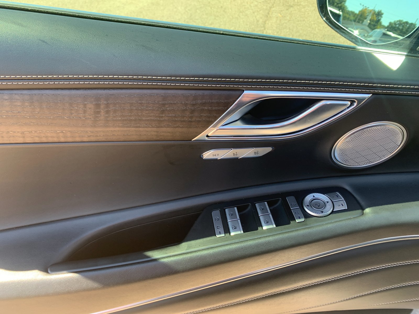 Used 2023 Silver Genesis 3.5T image 13