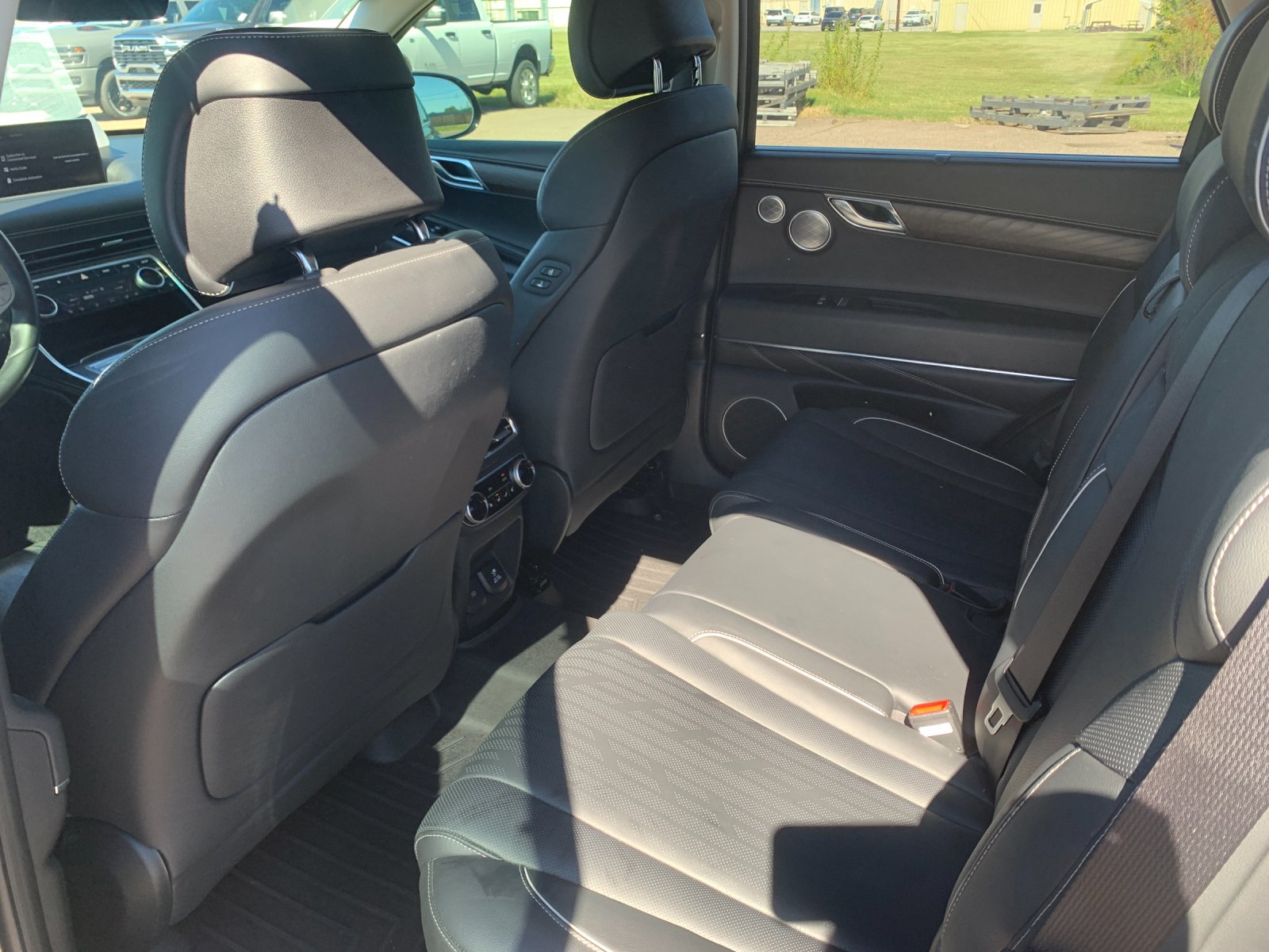 Used 2023 Silver Genesis 3.5T image 15