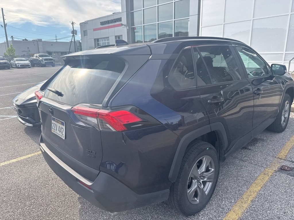 Certified Used 2025  Toyota XLE image 6