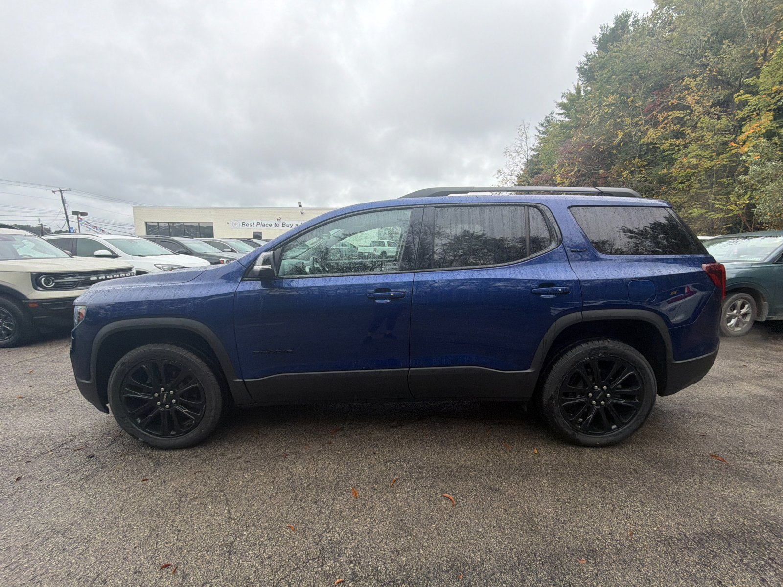Used 2023 Blue Metallic GMC SLT image 2