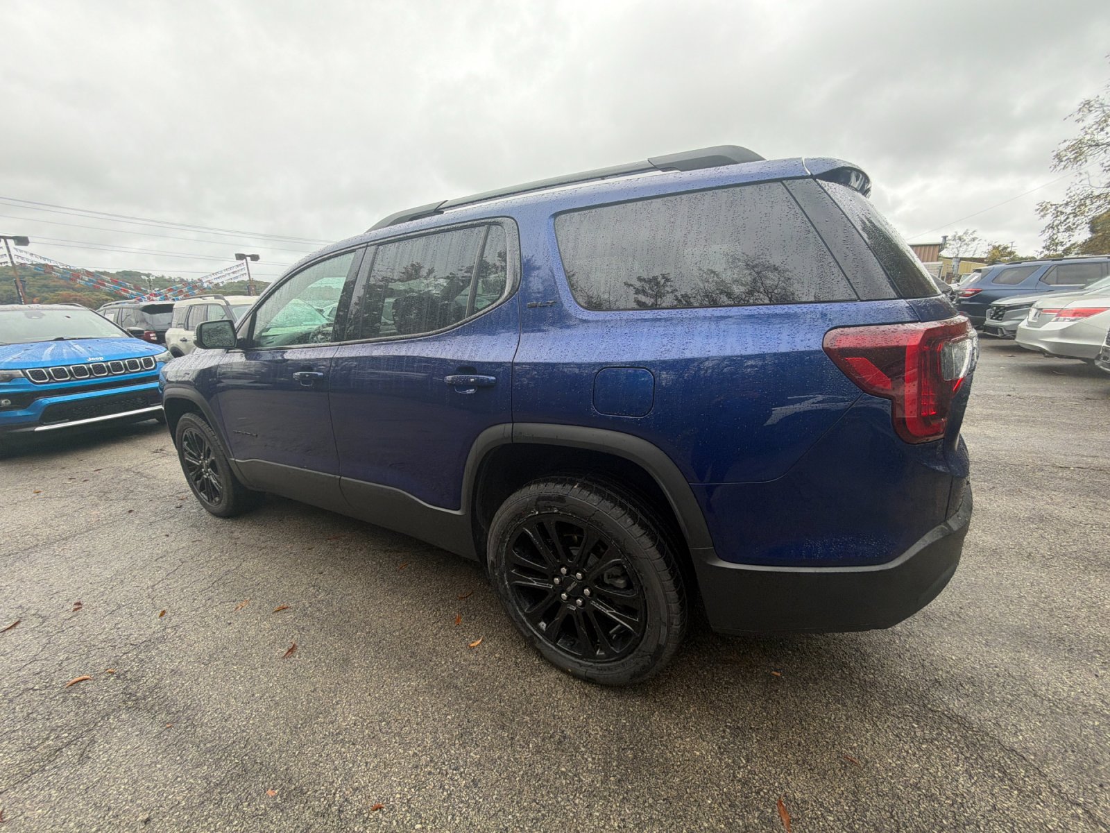 Used 2023 Blue Metallic GMC SLT image 3